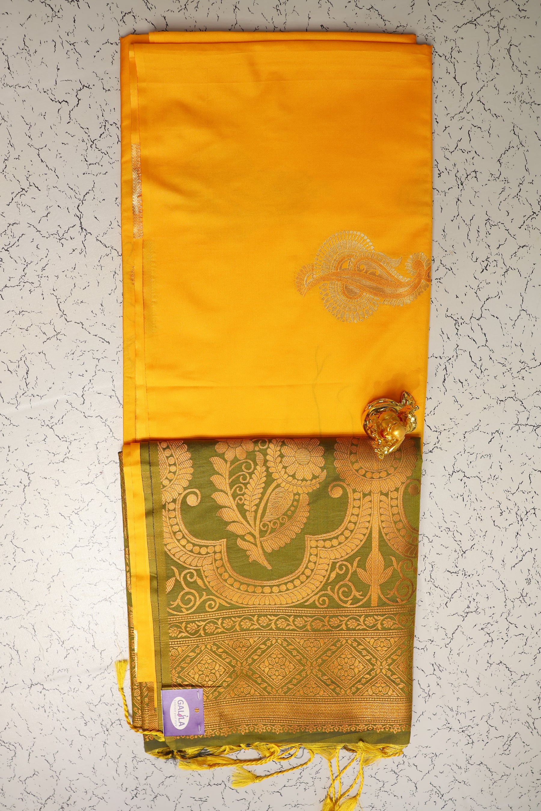 Budget friendly Festive Premium Mango Yellow and Mehndi Green pallu soft silk saree