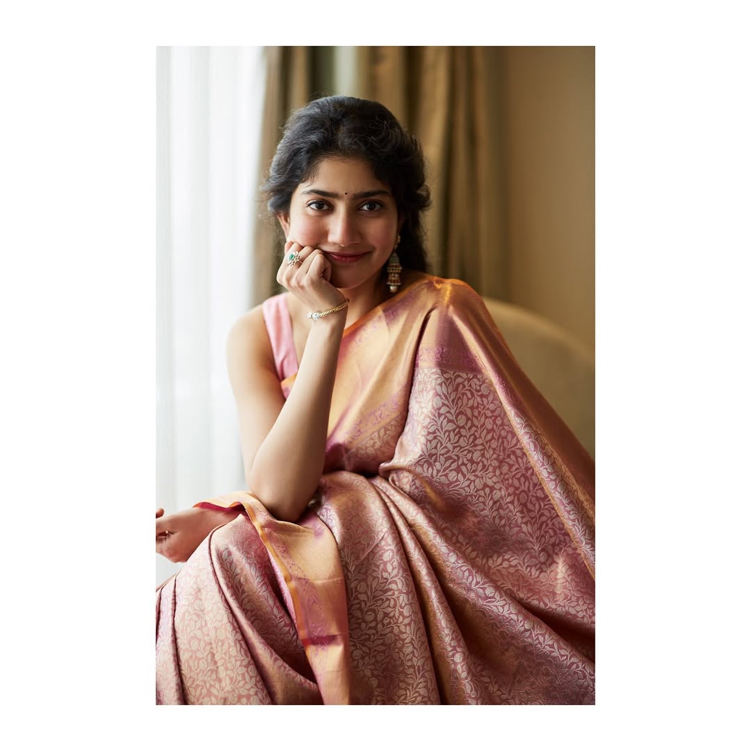 Sai Pallavi Premium Banarasi Pink tissue soft saree