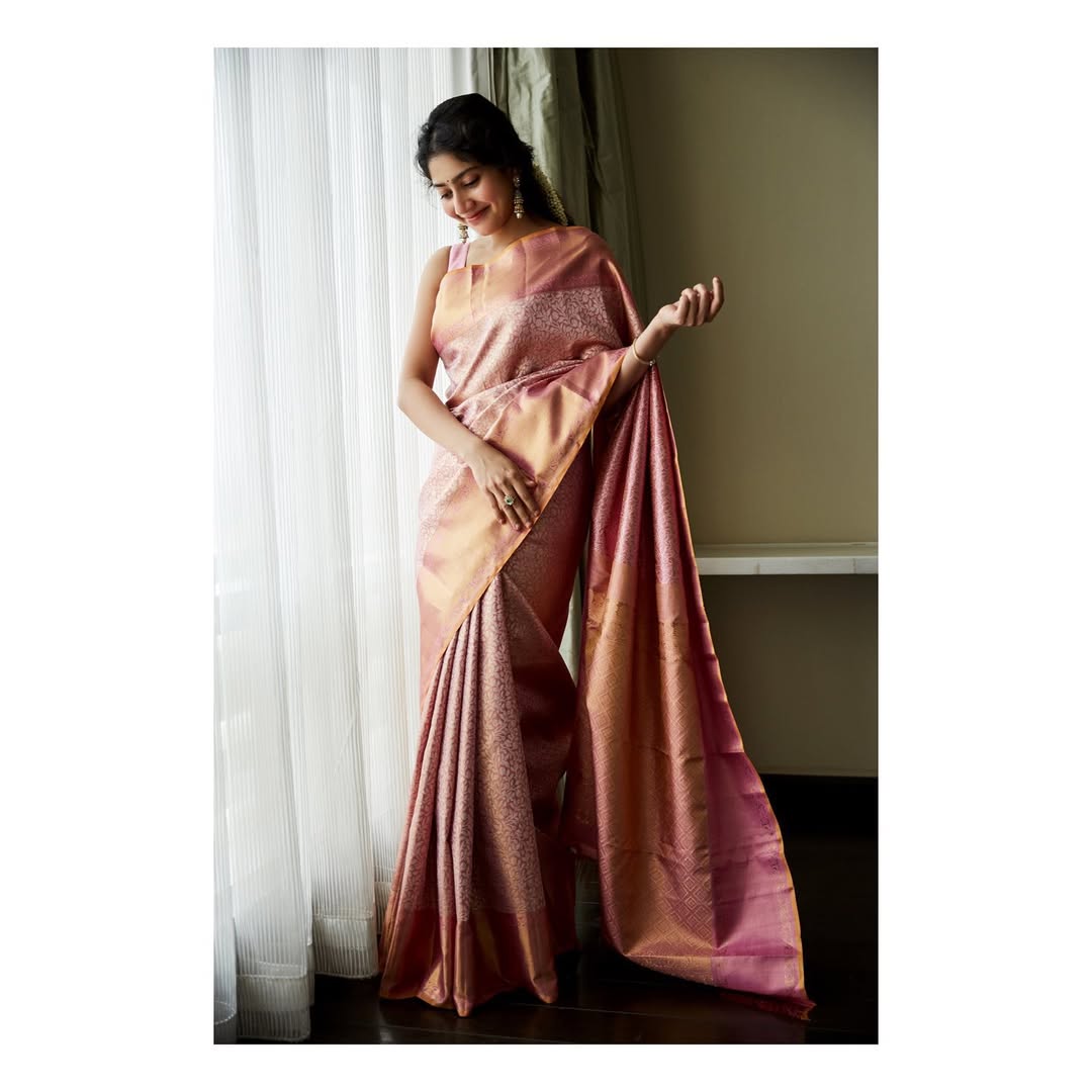 Sai Pallavi Inspired Premium Tissue Silk Saree
