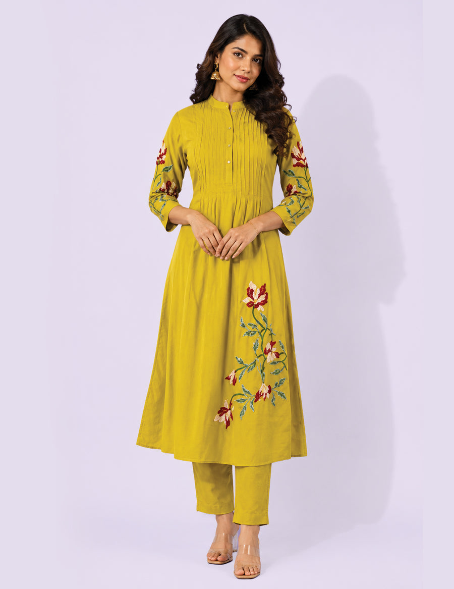 Office and college wear Cotton Pleated Pattern Kurta with Pants